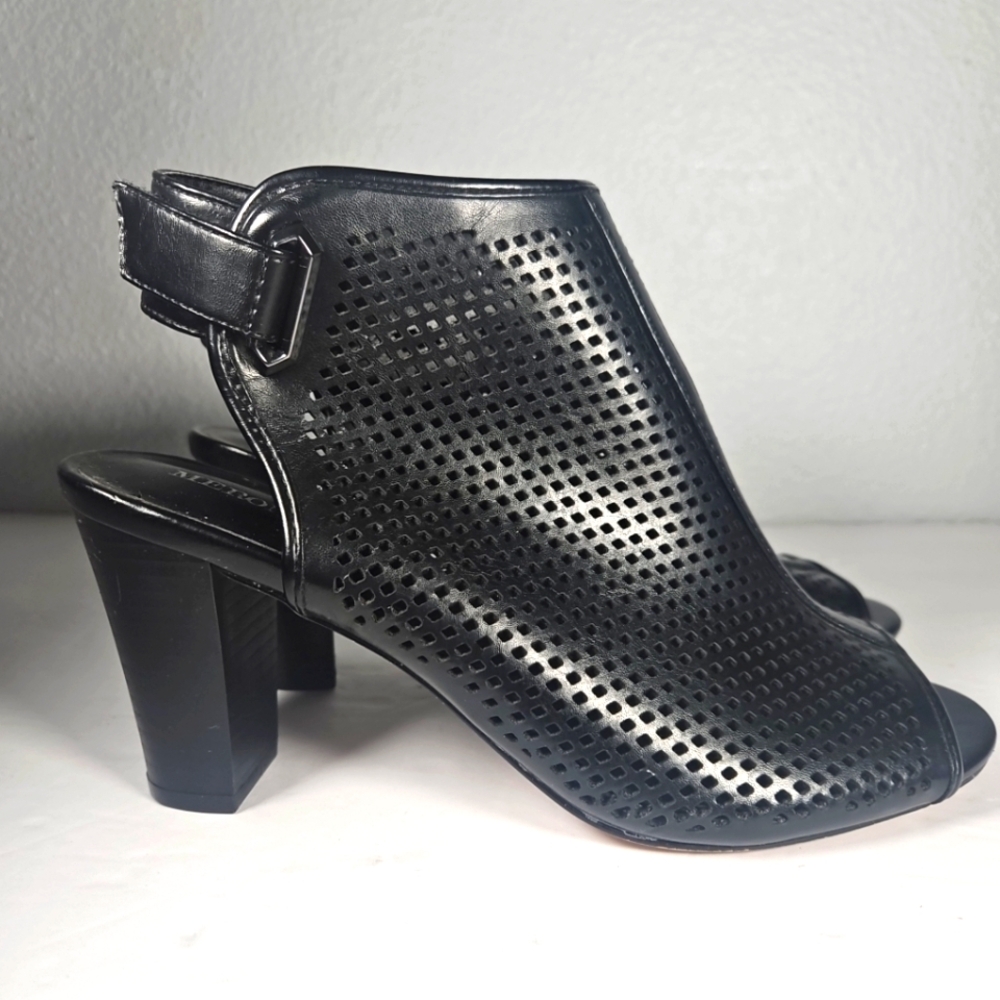 Merona Faux Leather Bootie Heels Womens Perforated Slingback 8.5 Black